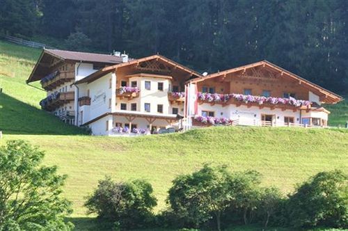 Kratzerwirt Apartments Neustift im Stubaital Esterno foto